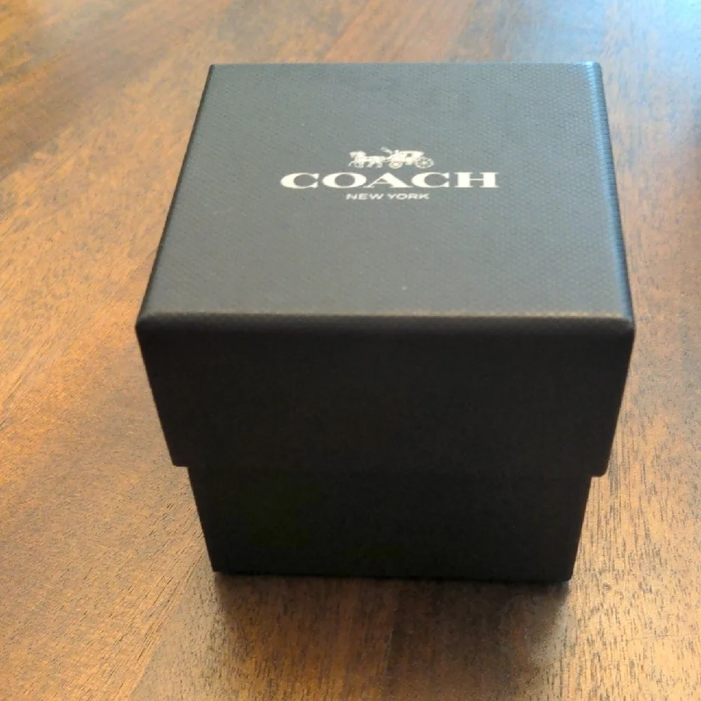 Coach Black Box Set with Cushion